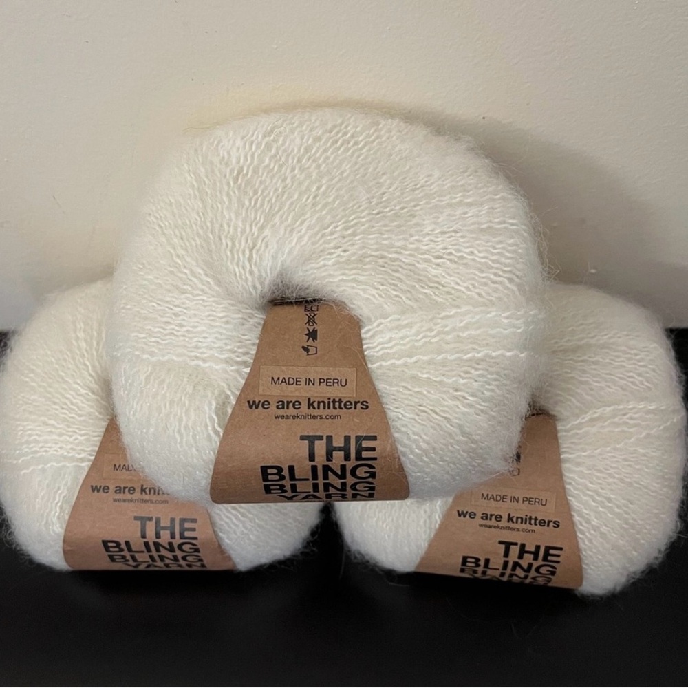 We Are Knitters - The Bling Bling Yarn - Picture 2 of 8